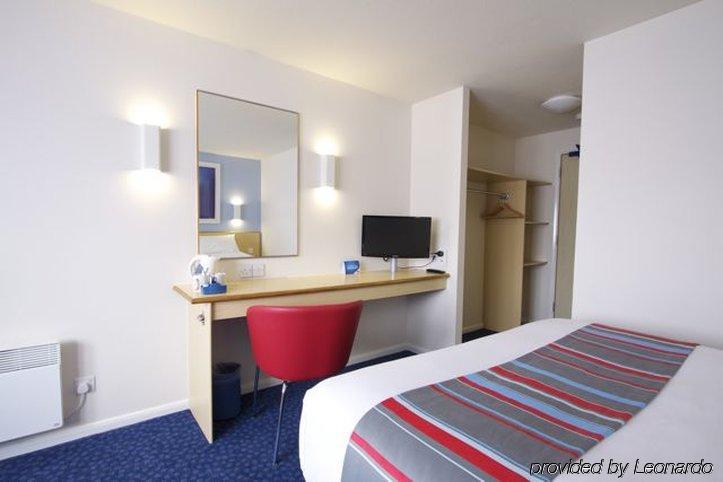 Travelodge Croydon Central Экстерьер фото