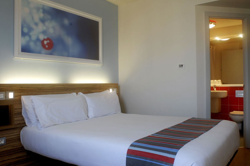Travelodge Croydon Central Экстерьер фото