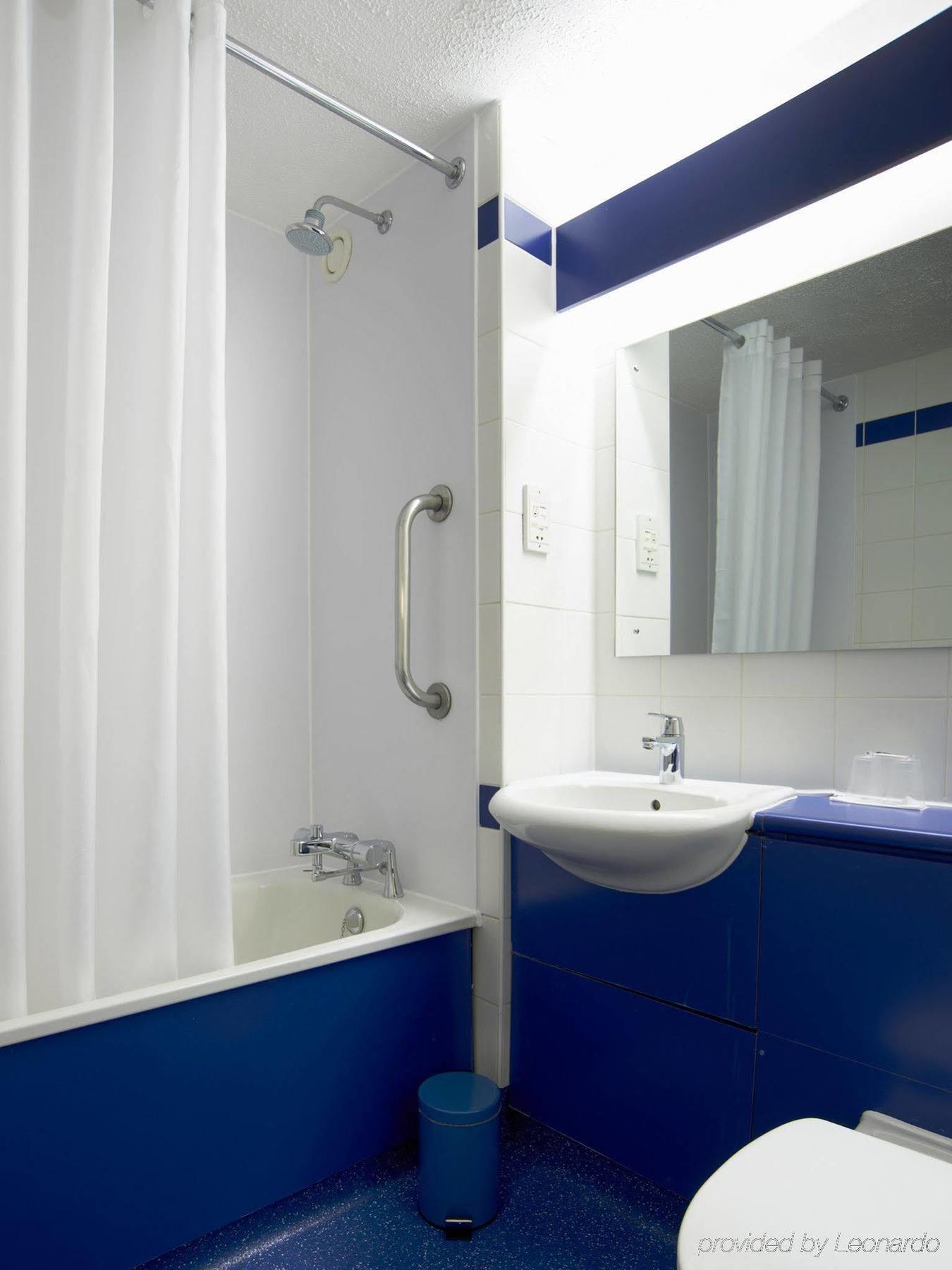 Travelodge Croydon Central Экстерьер фото
