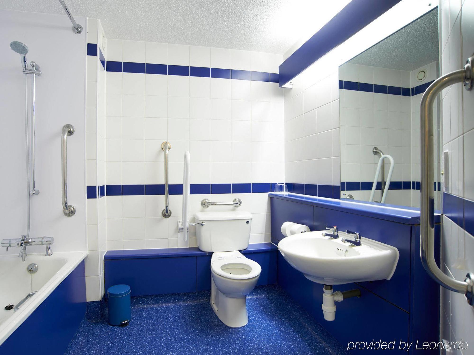 Travelodge Croydon Central Экстерьер фото