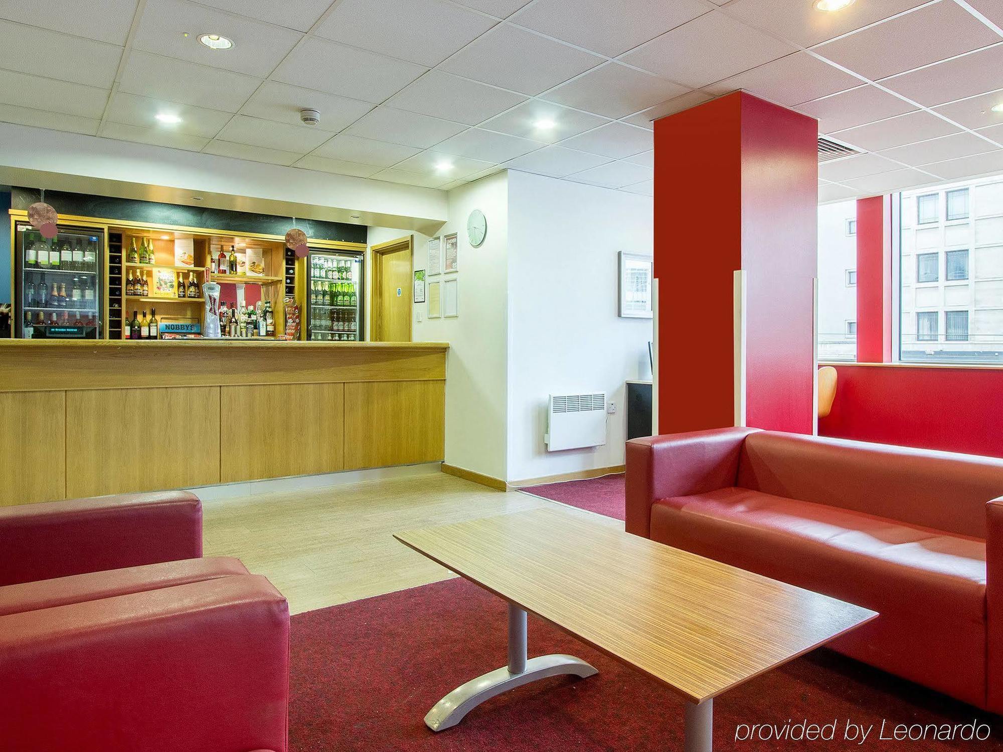 Travelodge Croydon Central Экстерьер фото