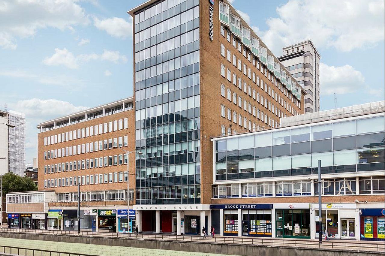 Travelodge Croydon Central Экстерьер фото