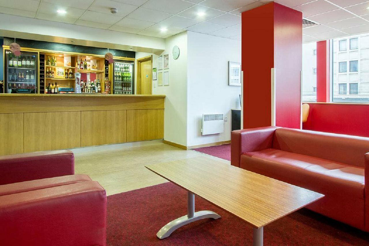 Travelodge Croydon Central Экстерьер фото